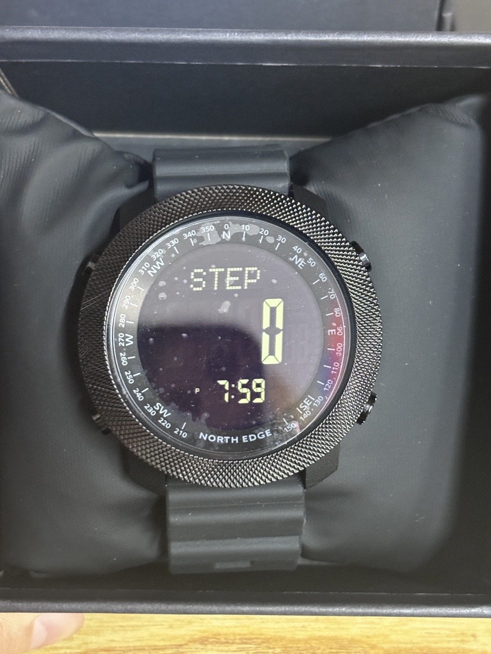 Montre numérique pour homme NO - Altimeter Compass Watch avis et prix